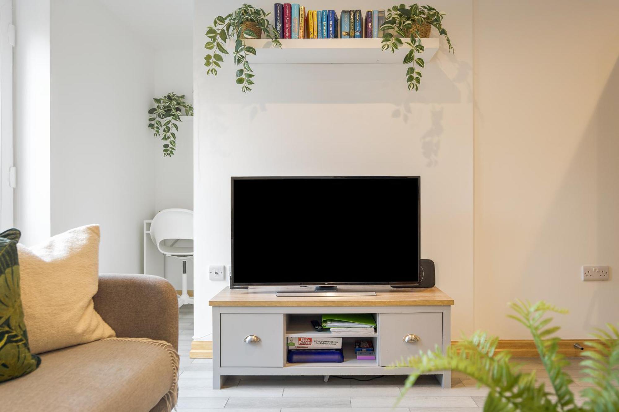 Large, Newly Renovated, Three Bedroom Town Centre Split Level Apartment With Free Parking, Sleeps Seven - Walking Distance To Beach Bournemouth Ngoại thất bức ảnh