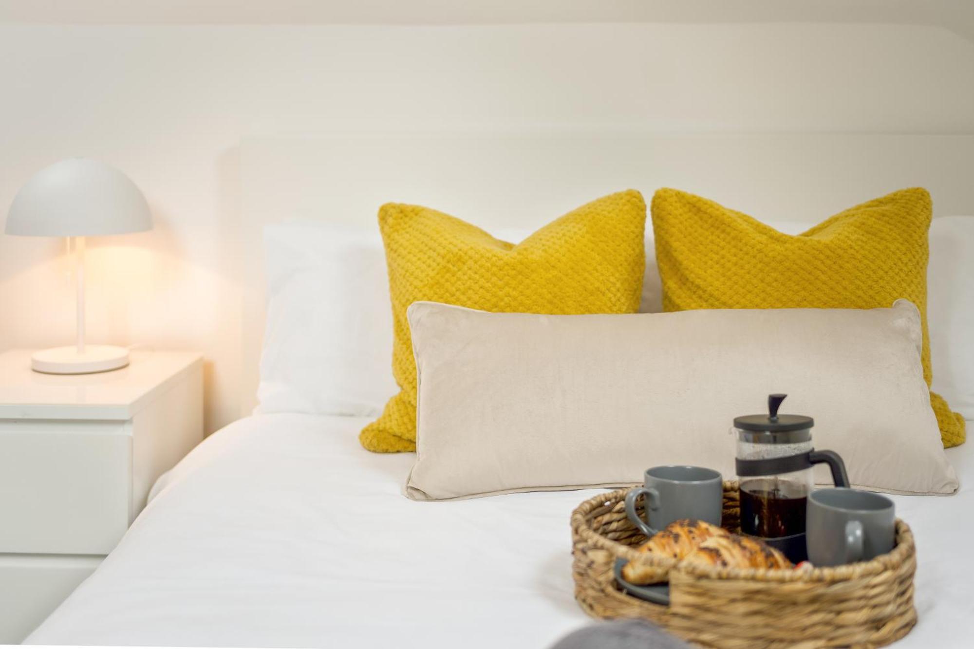 Large, Newly Renovated, Three Bedroom Town Centre Split Level Apartment With Free Parking, Sleeps Seven - Walking Distance To Beach Bournemouth Ngoại thất bức ảnh
